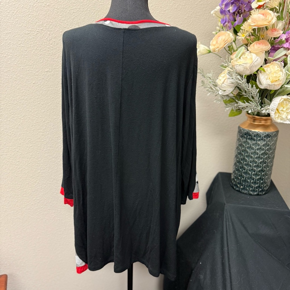 Ali Miles 2X Black & Red Trim Embellished Tunic Top - Picture 4 of 10